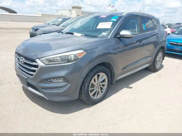 KM8J33A21HU527235 2017 HYUNDAI TUCSON - Image 2
