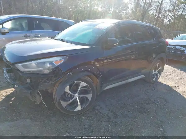 KM8J33A21HU527512 2017 HYUNDAI TUCSON - Image 2