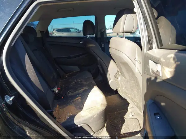 KM8J33A21HU527512 2017 HYUNDAI TUCSON - Image 8