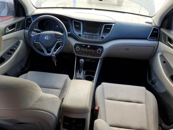KM8J33A21HU528188 2017 HYUNDAI TUCSON - Image 8