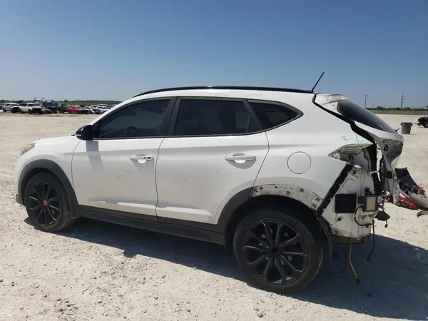 KM8J33A21HU549347 2017 HYUNDAI TUCSON - Image 2
