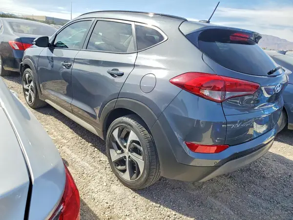 KM8J33A21HU557612 2017 HYUNDAI TUCSON - Image 2