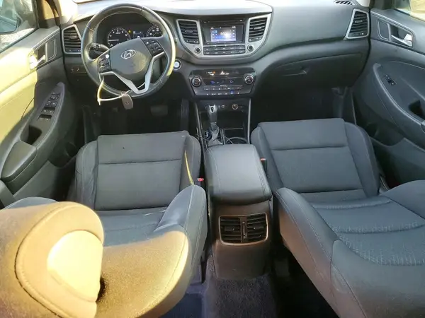 KM8J33A21HU557612 2017 HYUNDAI TUCSON - Image 8