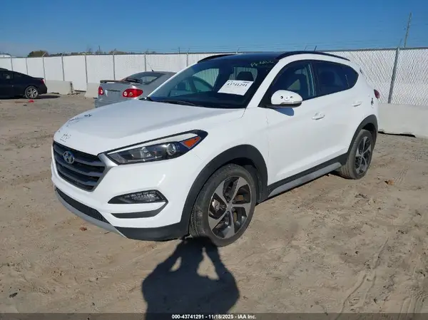 KM8J33A21HU560008 2017 HYUNDAI TUCSON - Image 2
