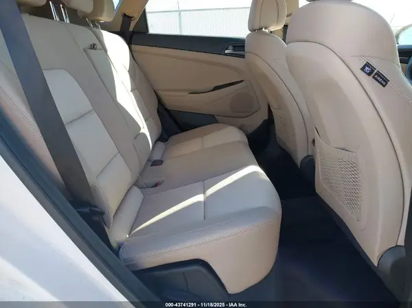 KM8J33A21HU560008 2017 HYUNDAI TUCSON - Image 8