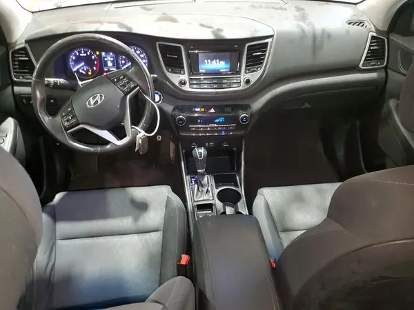 KM8J33A21HU560803 2017 HYUNDAI TUCSON - Image 8