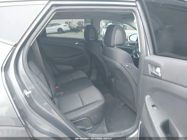 KM8J33A21HU560817 2017 HYUNDAI TUCSON - Image 8