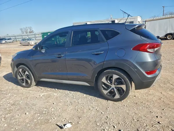 KM8J33A21HU561353 2017 HYUNDAI TUCSON - Image 2