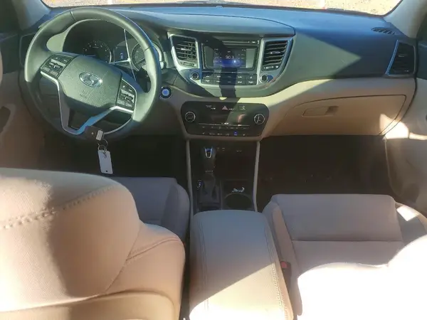 KM8J33A21HU562051 2017 HYUNDAI TUCSON - Image 8