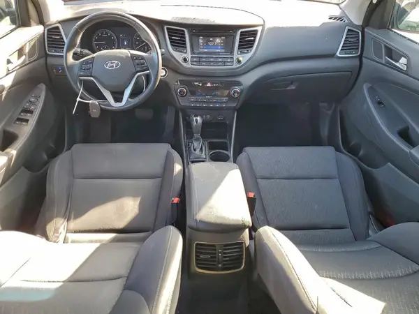 KM8J33A21HU575317 2017 HYUNDAI TUCSON - Image 8