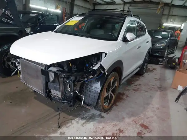 KM8J33A21JU622755 2018 HYUNDAI TUCSON - Image 2