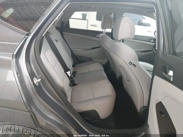 KM8J33A21JU630354 2018 HYUNDAI TUCSON - Image 8