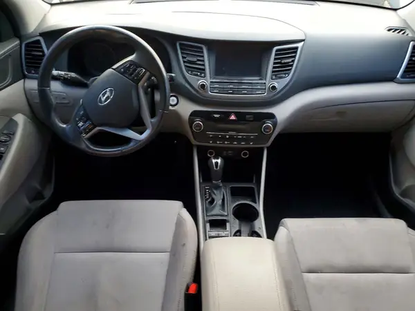 KM8J33A21JU637076 2018 HYUNDAI TUCSON - Image 8