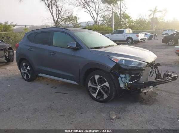 KM8J33A21JU686388 2018 HYUNDAI TUCSON - Image 1