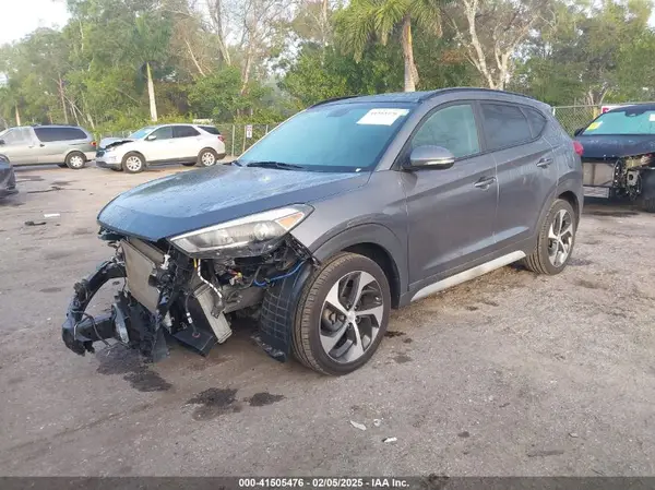 KM8J33A21JU686388 2018 HYUNDAI TUCSON - Image 2