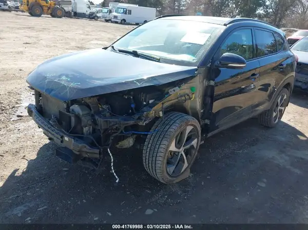 KM8J33A21JU690750 2018 HYUNDAI TUCSON - Image 2
