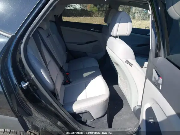 KM8J33A21JU690750 2018 HYUNDAI TUCSON - Image 8