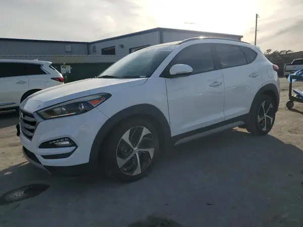 KM8J33A21JU733015 2018 HYUNDAI TUCSON - Image 1