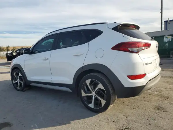 KM8J33A21JU733015 2018 HYUNDAI TUCSON - Image 2