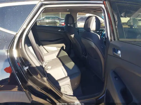 KM8J33A21JU744659 2018 HYUNDAI TUCSON - Image 8
