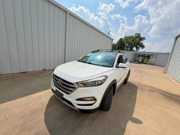 KM8J33A21JU753278 2018 HYUNDAI TUCSON - Image 2