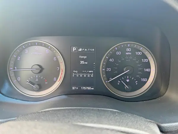 KM8J33A21JU753278 2018 HYUNDAI TUCSON - Image 8