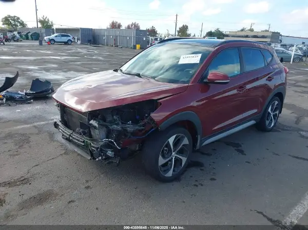 KM8J33A21JU794557 2018 HYUNDAI TUCSON - Image 2