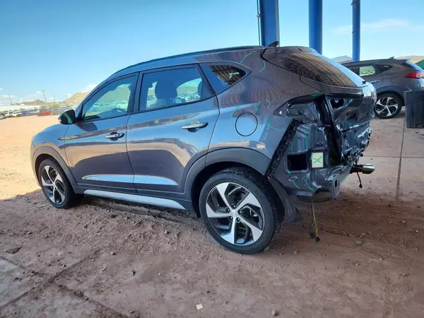 KM8J33A21JU794591 2018 HYUNDAI TUCSON - Image 2