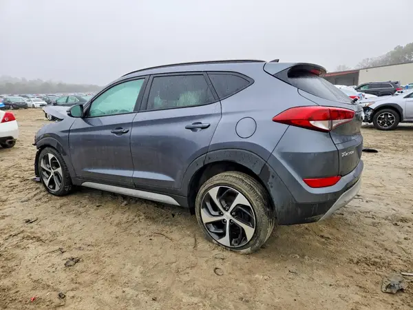 KM8J33A21JU803645 2018 HYUNDAI TUCSON - Image 2