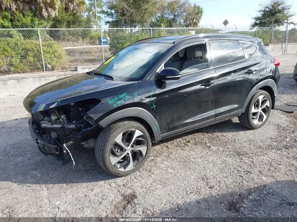 KM8J33A21JU809607 2018 HYUNDAI TUCSON - Image 2