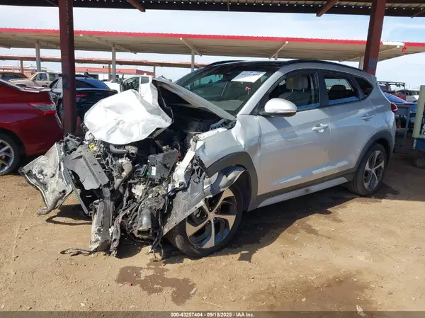 KM8J33A21JU817240 2018 HYUNDAI TUCSON - Image 2