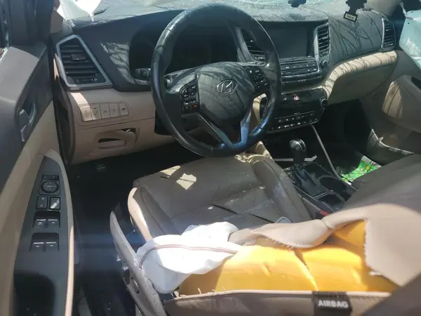 KM8J33A22GU024389 2016 HYUNDAI TUCSON - Image 8