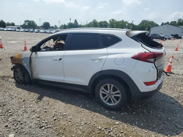 KM8J33A22GU026787 2016 HYUNDAI TUCSON - Image 2