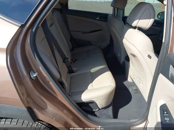 KM8J33A22GU070529 2016 HYUNDAI TUCSON - Image 8