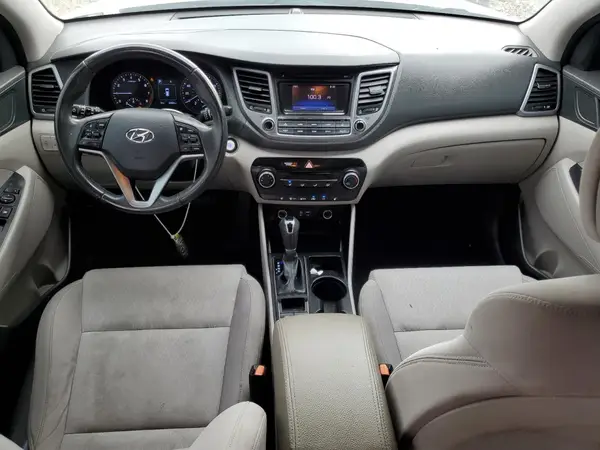 KM8J33A22GU074239 2016 HYUNDAI TUCSON - Image 8