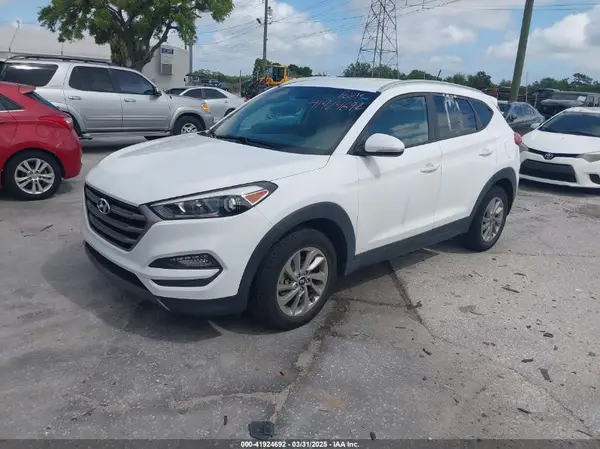KM8J33A22GU081868 2016 HYUNDAI TUCSON - Image 2