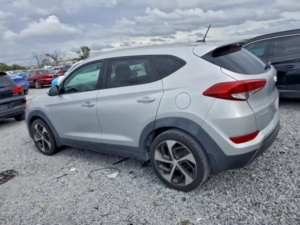 KM8J33A22GU116800 2016 HYUNDAI TUCSON - Image 2