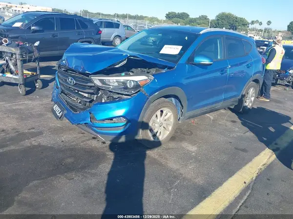 KM8J33A22GU126629 2016 HYUNDAI TUCSON - Image 2