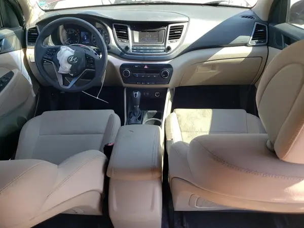 KM8J33A22GU142040 2016 HYUNDAI TUCSON - Image 8