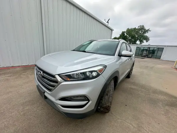KM8J33A22GU154995 2016 HYUNDAI TUCSON - Image 2