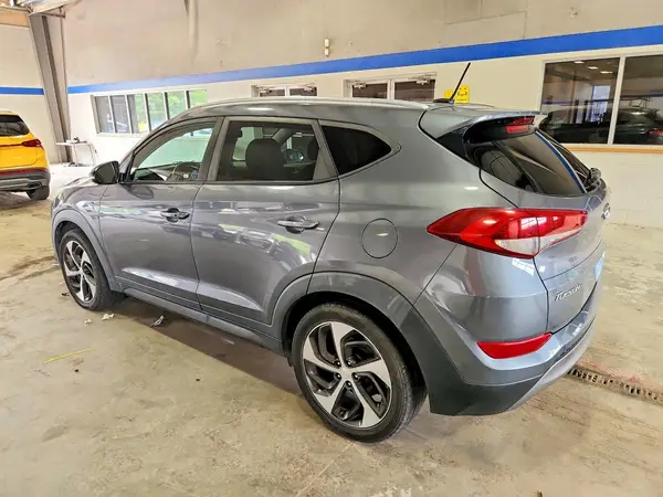 KM8J33A22GU183395 2016 HYUNDAI TUCSON - Image 2