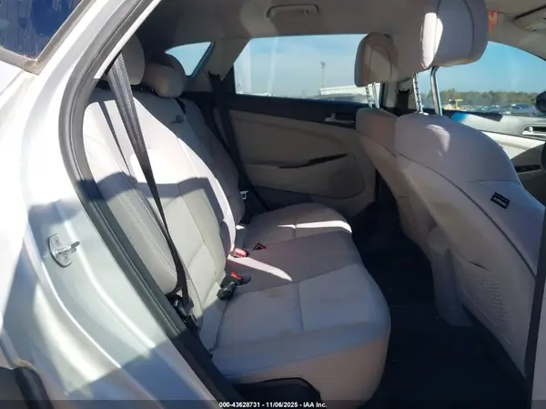 KM8J33A22GU217173 2016 HYUNDAI TUCSON - Image 8
