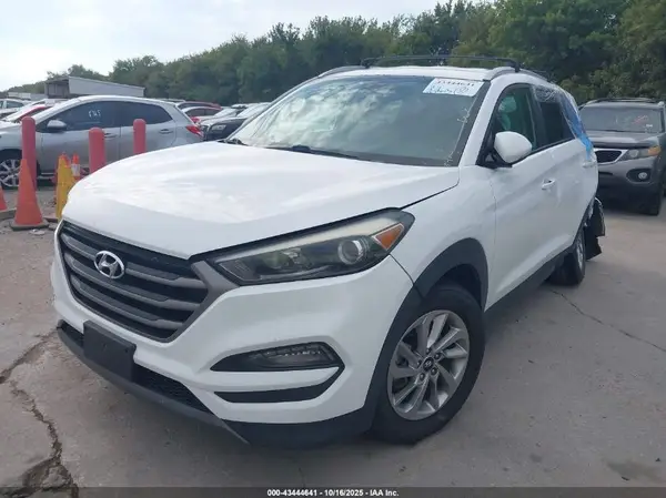 KM8J33A22GU242249 2016 HYUNDAI TUCSON - Image 2