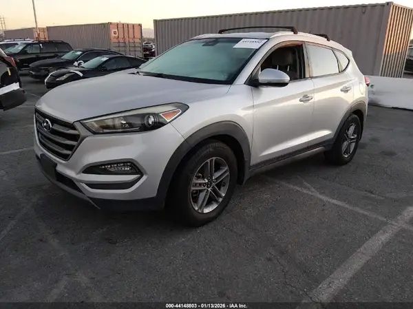 KM8J33A22GU263182 2016 HYUNDAI TUCSON - Image 2