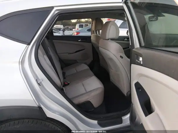KM8J33A22GU263182 2016 HYUNDAI TUCSON - Image 8