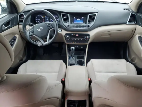 KM8J33A22HU283725 2017 HYUNDAI TUCSON - Image 8