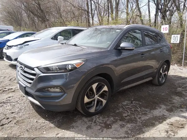KM8J33A22HU286611 2017 HYUNDAI TUCSON - Image 2