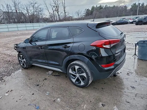 KM8J33A22HU319493 2017 HYUNDAI TUCSON - Image 2