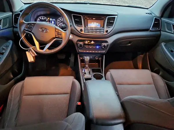 KM8J33A22HU319493 2017 HYUNDAI TUCSON - Image 8