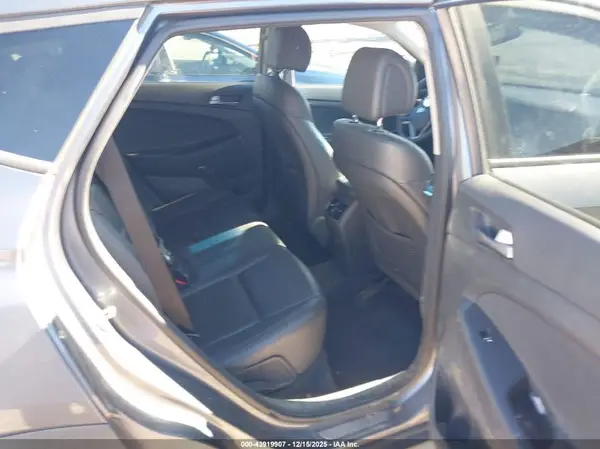 KM8J33A22HU355149 2017 HYUNDAI TUCSON - Image 8